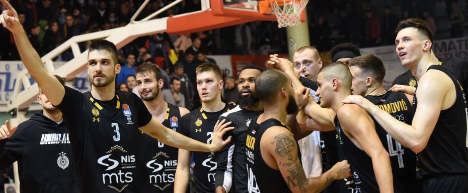 Crno-beli sutra dočekuju Huventud 