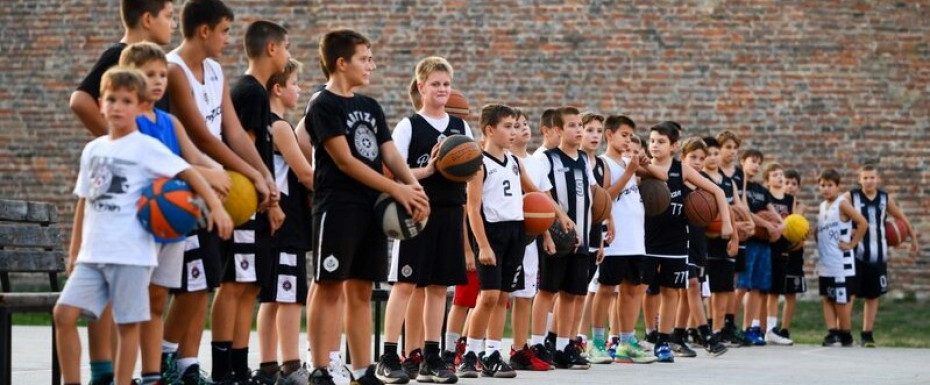 Besplatne škole košarke za predškolce i đake prvake