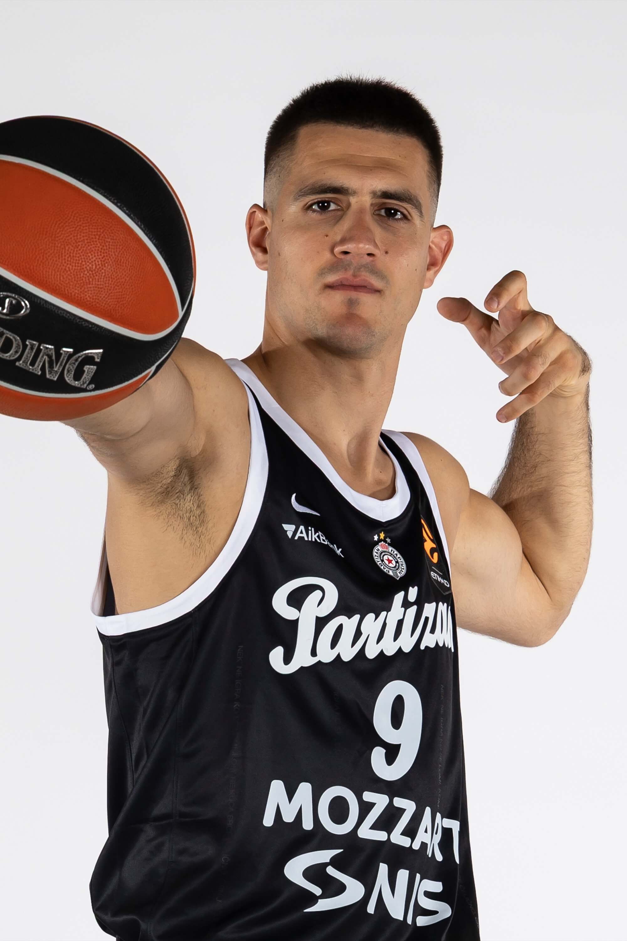 Vanja Marinković (C)